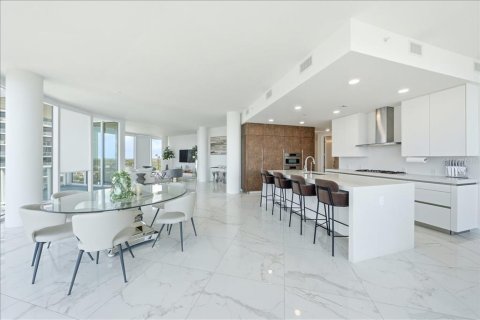 Condo in Tampa, Florida, 3 bedrooms  № 2198899 - photo 14