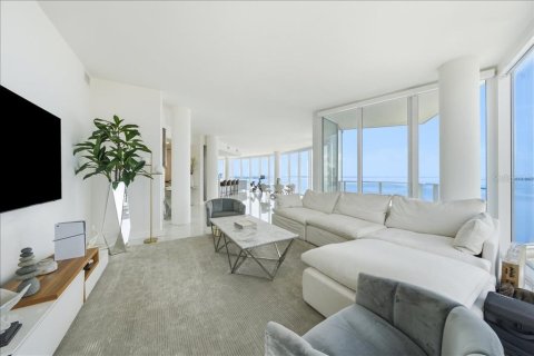 Condo in Tampa, Florida, 3 bedrooms  № 2198899 - photo 19