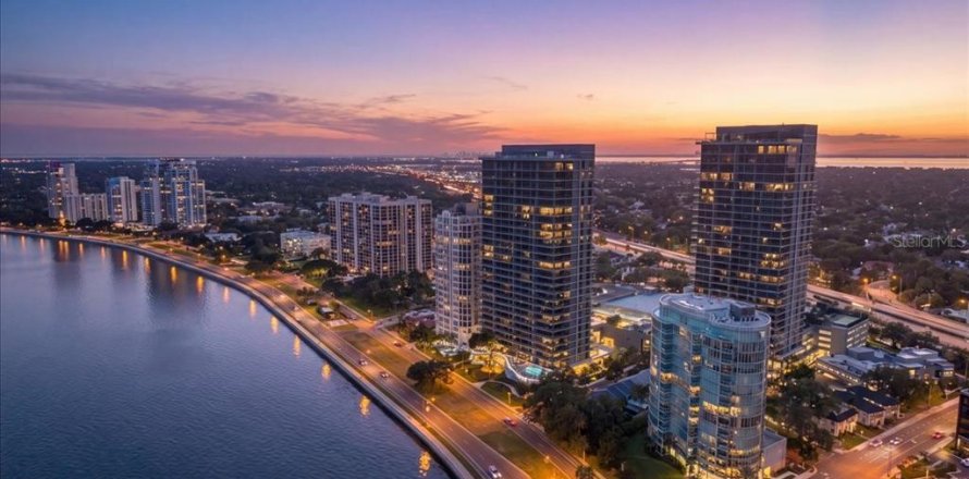 Condo in Tampa, Florida, 3 bedrooms  № 2198899