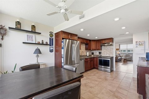 Condominio en venta en Saint Petersburg, Florida, 2 dormitorios, 96.15 m2 № 2213940 - foto 30