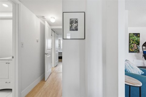 Condominio en venta en Saint Petersburg, Florida, 2 dormitorios, 96.15 m2 № 2213940 - foto 9