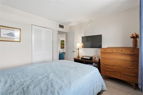 Condominio en venta en Saint Petersburg, Florida, 2 dormitorios, 96.15 m2 № 2213940 - foto 14