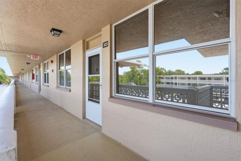 Condominio en venta en Saint Petersburg, Florida, 2 dormitorios, 96.15 m2 № 2213940 - foto 2