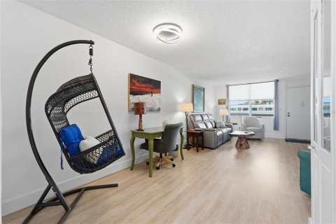 Condominio en venta en Saint Petersburg, Florida, 2 dormitorios, 96.15 m2 № 2213940 - foto 22