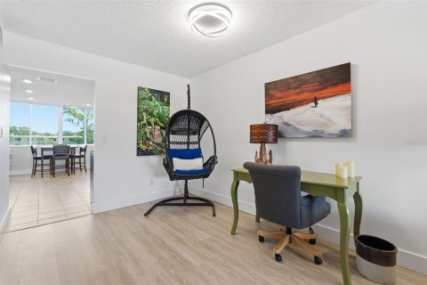 Condominio en venta en Saint Petersburg, Florida, 2 dormitorios, 96.15 m2 № 2213940 - foto 20
