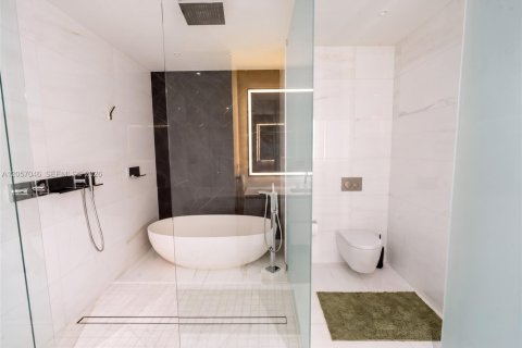 Copropriété à louer à Miami, Floride: 2 chambres, 133.5 m2 № 2168113 - photo 25