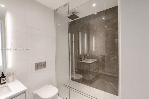Copropriété à louer à Miami, Floride: 2 chambres, 133.5 m2 № 2168113 - photo 30