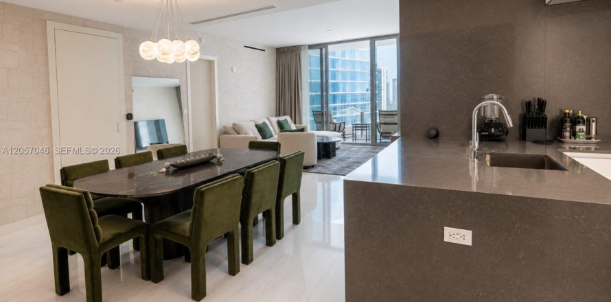 Condo à Miami, Floride, 2 chambres  № 2168113
