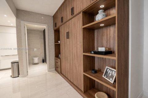 Copropriété à louer à Miami, Floride: 2 chambres, 133.5 m2 № 2168113 - photo 3