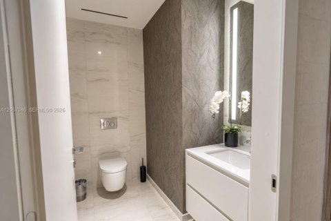 Copropriété à louer à Miami, Floride: 2 chambres, 133.5 m2 № 2168113 - photo 4