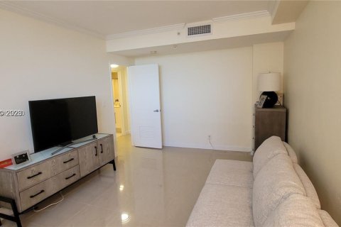 Condominio en alquiler en Hollywood, Florida, 2 dormitorios, 116.22 m2 № 2010382 - foto 14