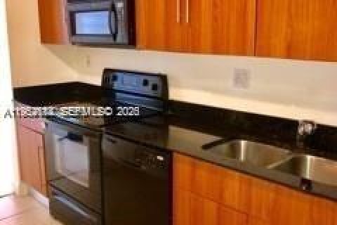 Condominio en alquiler en Hollywood, Florida, 2 dormitorios, 116.22 m2 № 2010382 - foto 10