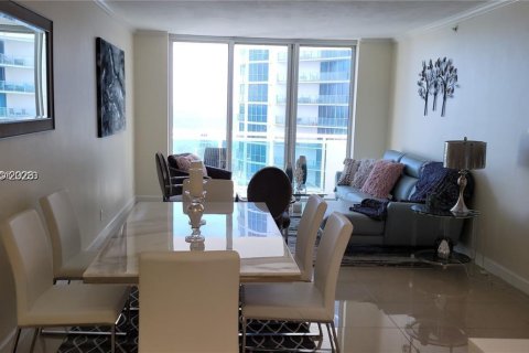 Condominio en alquiler en Hollywood, Florida, 2 dormitorios, 116.22 m2 № 2010382 - foto 6