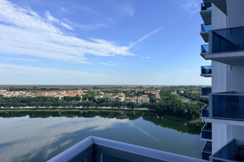 Condo in Sunrise, Florida, 3 bedrooms  № 2278264 - photo 2