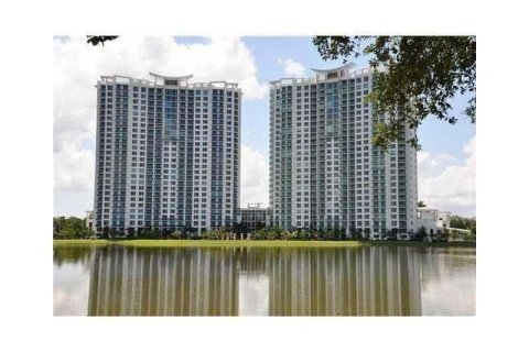 Condo in Sunrise, Florida, 3 bedrooms  № 2278264 - photo 8