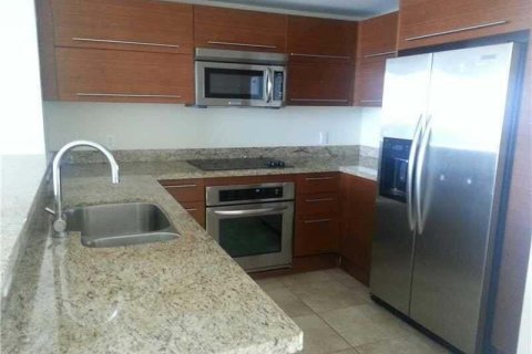 Condo in Sunrise, Florida, 3 bedrooms  № 2278264 - photo 4
