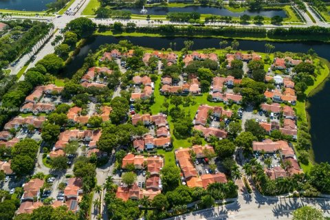House in Weston, Florida 2 bedrooms, 84.82 sq.m. № 1880220 - photo 23