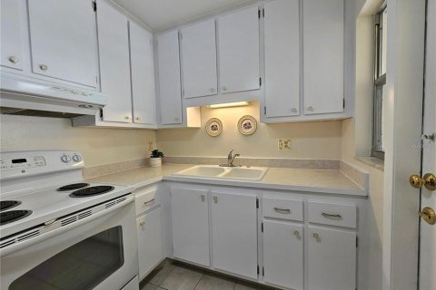 Villa ou maison à vendre à Bradenton, Floride: 2 chambres, 83.61 m2 № 1905562 - photo 8