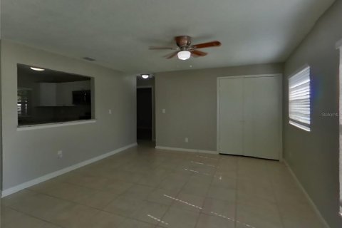 Casa en alquiler en Tampa, Florida, 3 dormitorios, 114.64 m2 № 1910969 - foto 2