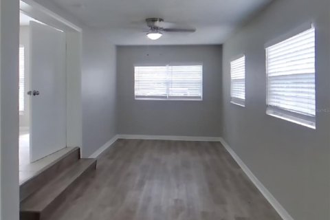 Casa en alquiler en Tampa, Florida, 3 dormitorios, 114.64 m2 № 1910969 - foto 6