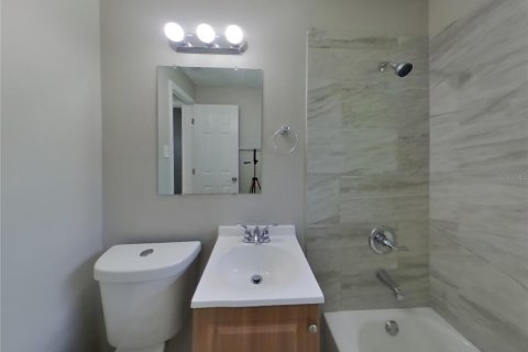 Casa en alquiler en Tampa, Florida, 3 dormitorios, 114.64 m2 № 1910969 - foto 13
