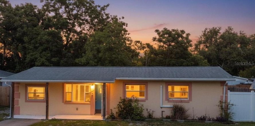 Casa en Mount Dora, Florida 4 dormitorios, 135.17 m2 № 2148600