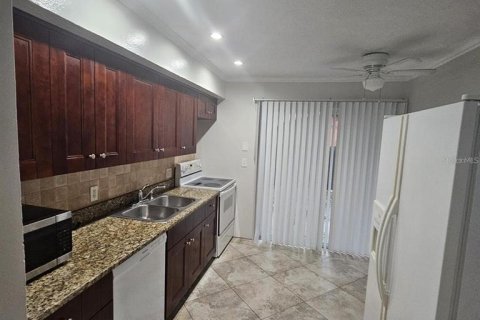 Apartamento en alquiler en Bradenton, Florida, 2 dormitorios, 76.55 m2 № 2230272 - foto 3