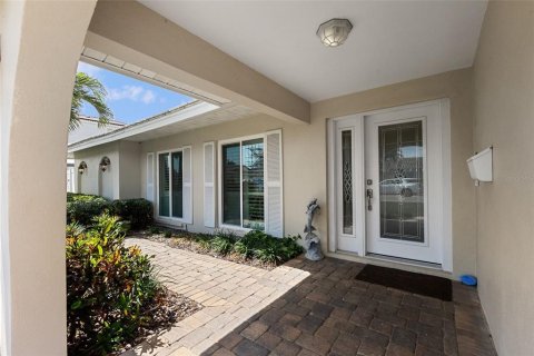 House in Saint Petersburg, Florida 3 bedrooms, 198.35 sq.m. № 1717411 - photo 5