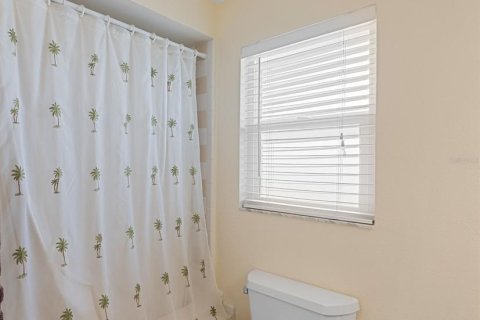House in Saint Petersburg, Florida 3 bedrooms, 198.35 sq.m. № 1717411 - photo 14