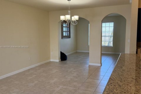 Townhouse in Miami, Florida 3 bedrooms, 161.65 sq.m. № 1946300 - photo 2