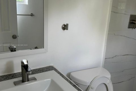 Condo in Miami, Florida, 2 bedrooms  № 1944263 - photo 18