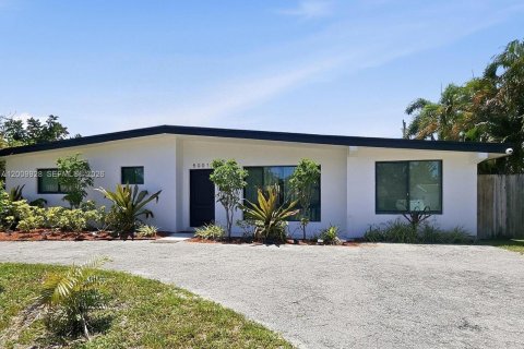 Villa ou maison à louer à Lighthouse Point, Floride: 4 chambres № 2073334 - photo 2