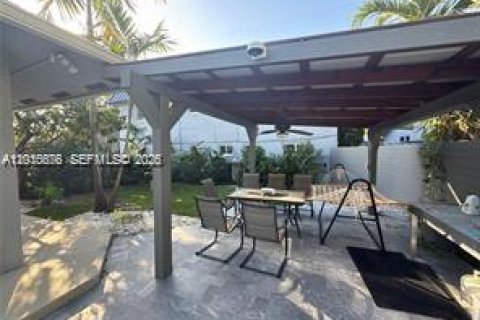 Commercial property in Hollywood, Florida 261.24 sq.m. № 2091027 - photo 7