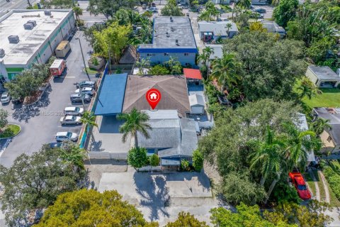 Commercial property in Hollywood, Florida 261.24 sq.m. № 2091027 - photo 21