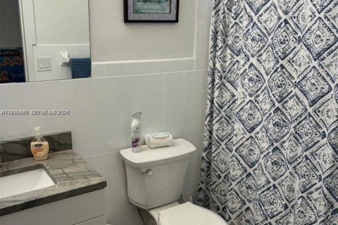 Commercial property in Hollywood, Florida 261.24 sq.m. № 2091027 - photo 18