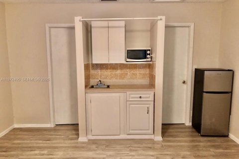 House in Dania Beach, Florida 3 bedrooms, 149.11 sq.m. № 2042926 - photo 12