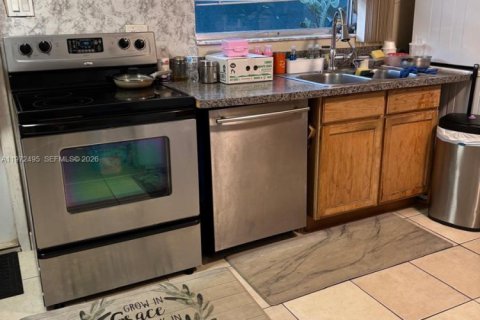 House in Dania Beach, Florida 3 bedrooms, 149.11 sq.m. № 2042926 - photo 4