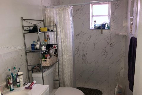 House in Dania Beach, Florida 3 bedrooms, 149.11 sq.m. № 2042926 - photo 13