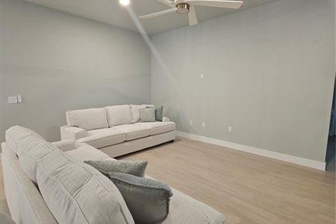Villa ou maison à vendre à Deltona, Floride: 4 chambres, 204.38 m2 № 2105869 - photo 12