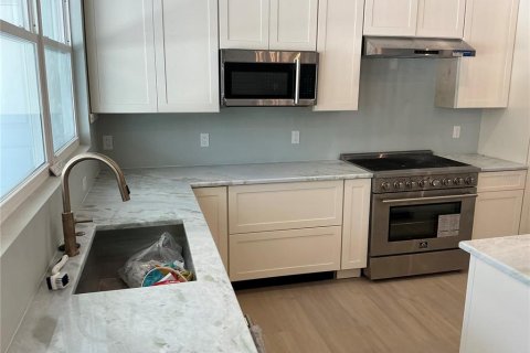 Villa ou maison à vendre à Deltona, Floride: 4 chambres, 204.38 m2 № 2105869 - photo 10