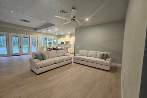 Villa ou maison à vendre à Deltona, Floride: 4 chambres, 204.38 m2 № 2105869 - photo 13
