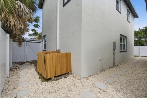 Apartamento en alquiler en Saint Petersburg, Florida, 2 dormitorios, 66.98 m2 № 2145583 - foto 18