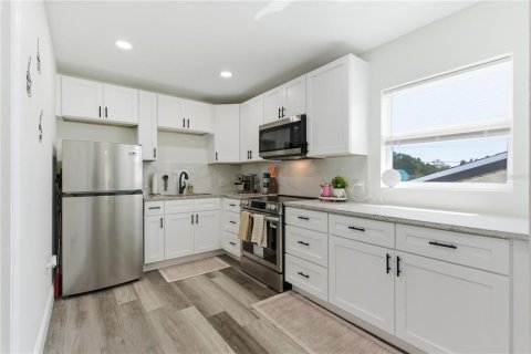 Apartamento en alquiler en Saint Petersburg, Florida, 2 dormitorios, 66.98 m2 № 2145583 - foto 7