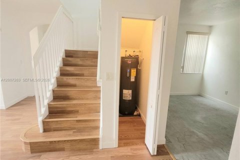 Copropriété à louer à Miramar, Floride: 3 chambres, 134.24 m2 № 2071349 - photo 6