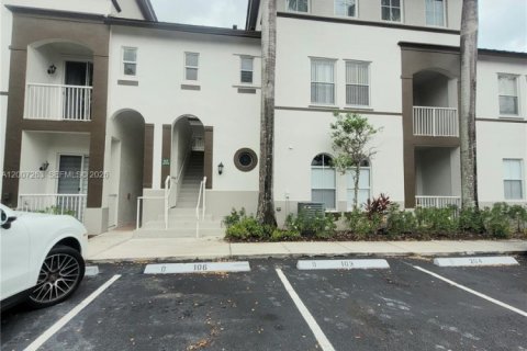 Condo à Miramar, Floride, 3 chambres  № 2071349