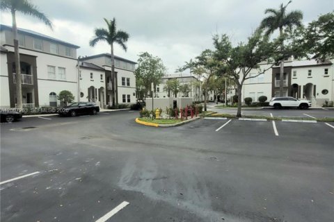 Copropriété à louer à Miramar, Floride: 3 chambres, 134.24 m2 № 2071349 - photo 2