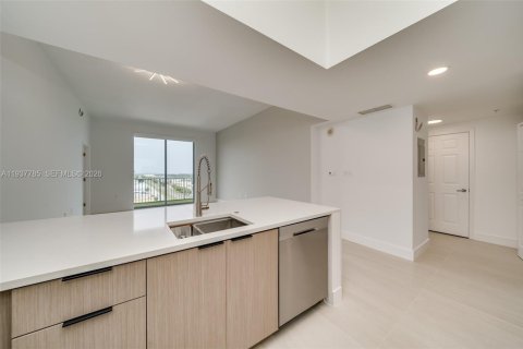 Condo in Hollywood, Florida, 2 bedrooms  № 1995430 - photo 5