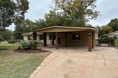 House in Jacksonville, Florida 4 bedrooms, 135.54 sq.m. № 838915 - photo 1
