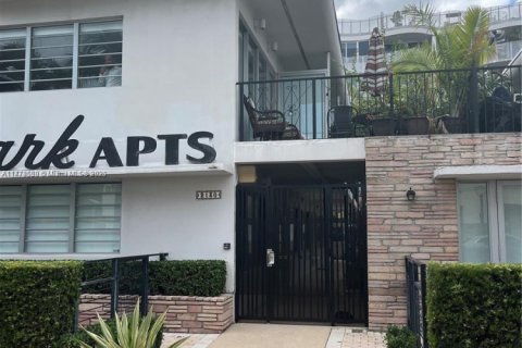 Copropriété à vendre à Miami Beach, Floride: 1 chambre, 73.49 m2 № 1863905 - photo 1