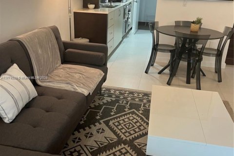 Copropriété à vendre à Miami Beach, Floride: 1 chambre, 73.49 m2 № 1863905 - photo 4